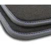 Dywaniki welurowe MOTOS Premium™ do Suzuki Grand Vitara 2005-2014 - Czarna lamówka matowa (nubuk) obszyta niebieską nicią wersja 5-drzwiowa, wersja po