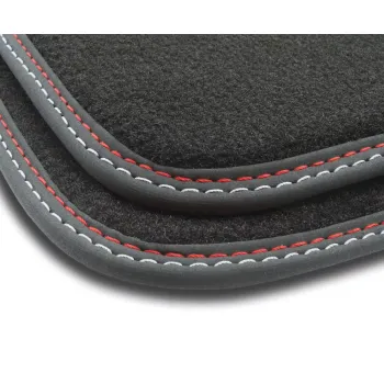 Dywaniki welurowe Premium do Ford Explorer V 2010-2019 - Czarna lamówka matowa (nubuk) obszyta czerwoną i białą nicią długość dywanika kierowcy od str